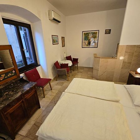 Center Room D16 In The Ancient Roman Palace Spalato Esterno foto