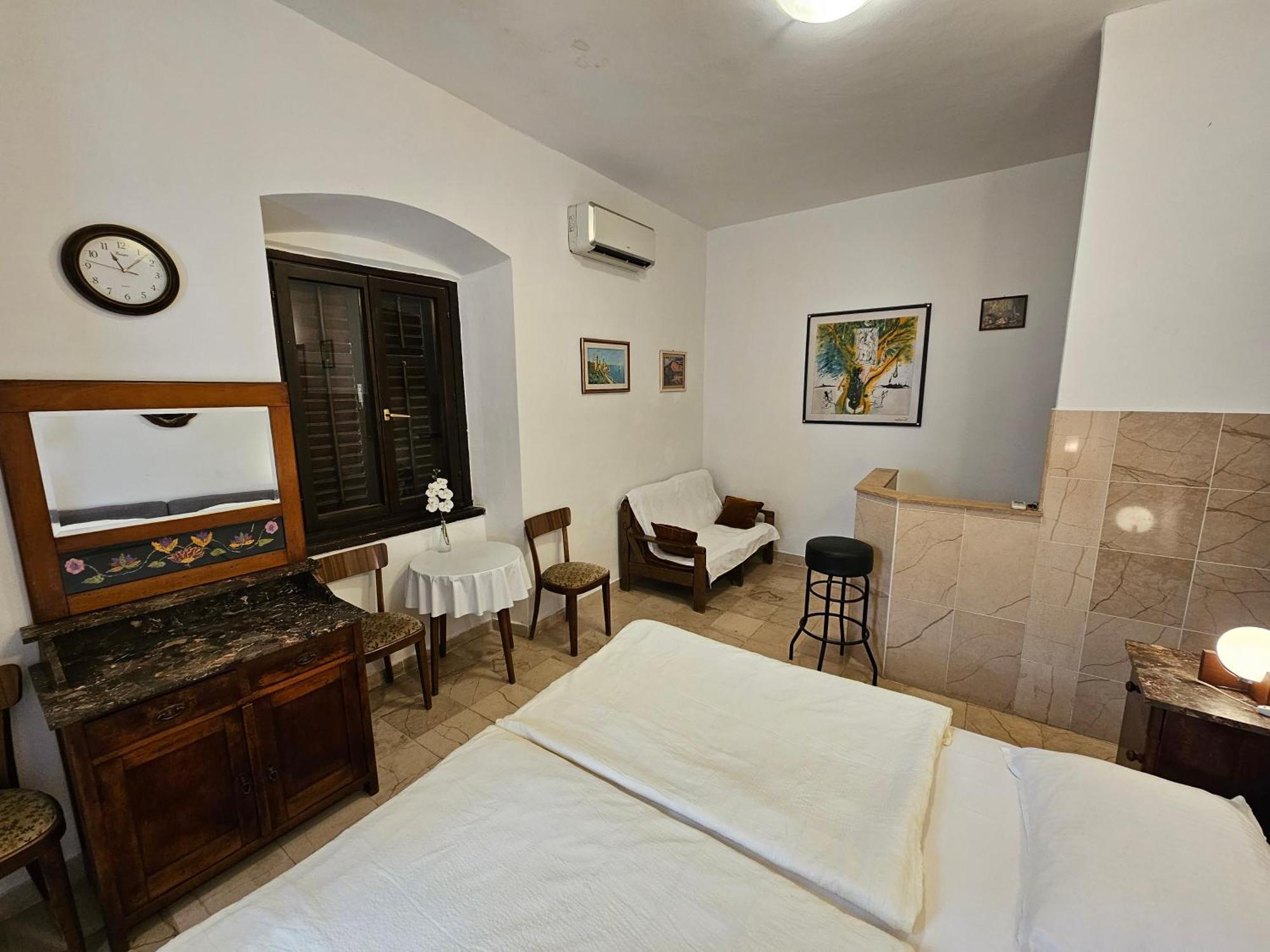 Center Room D16 In The Ancient Roman Palace Spalato Esterno foto